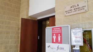 L'ingresso dell'aula Falcone Borsellino