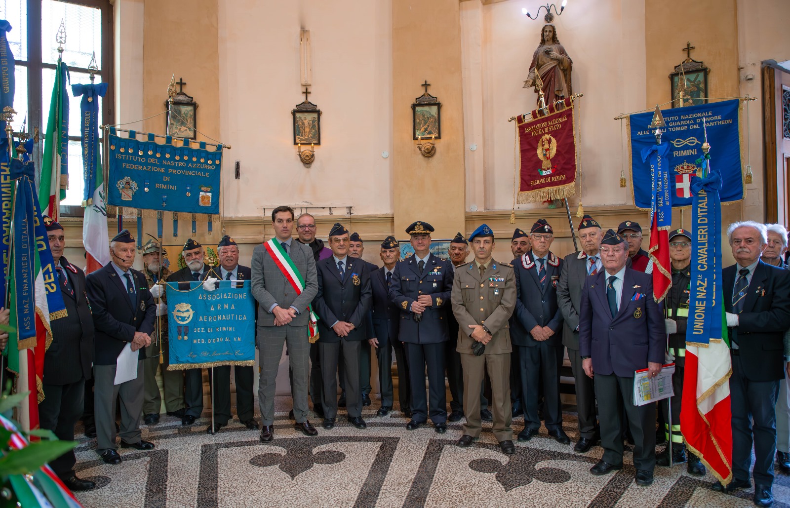 Al cimitero una targa commemorativa dedicata agli aviatori